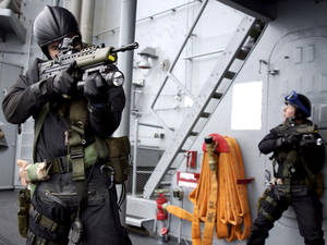 Para Commandos Securing Ship Wallpaper