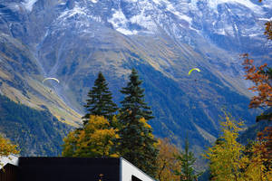 Paragliding Destination In Switzerland Wallpaper