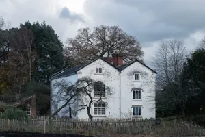 Paranormal House In The Woods Wallpaper