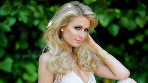Paris Hilton Hot Blonde Model Wallpaper