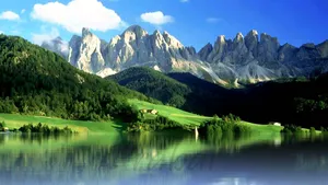 Peaceful Life In The Mountains Wallpaper