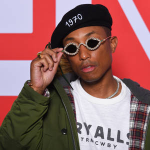 Pharrell Williams Wearing Tiffany & Co. Sunglasses Wallpaper