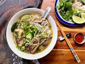 Pho Spicy Vietnamese Noodle Soup Wallpaper