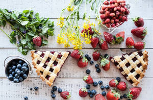 Pies And Berries Wallpaper