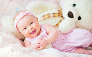 Pink Headband That Baby Love Wallpaper