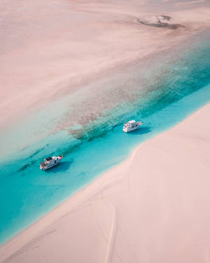Pink Sandbar Beach In Bahamas Wallpaper