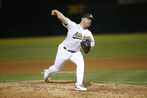 Pitcher Liam Hendriks Wallpaper