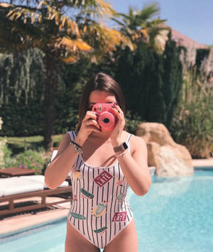 Polaroid Outdoor Pool Wallpaper