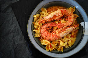 Prawns And Tomato Bow-tie Pasta Wallpaper