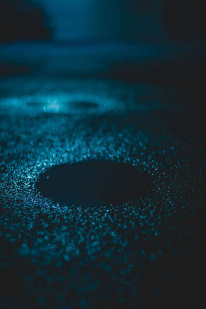 Premium Original Iphone 7 With Aesthetic Pothole Wallpaper Wallpaper