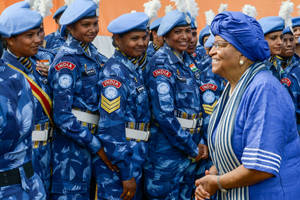 President With Female Indian Police Wallpaper
