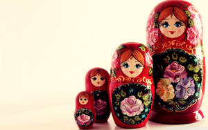Pretty Dolls Of Russia Wallpaper