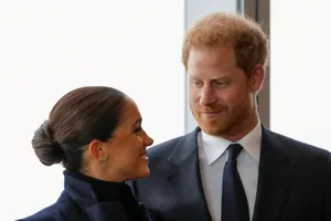 Prince Harry Staring At Meghan Wallpaper