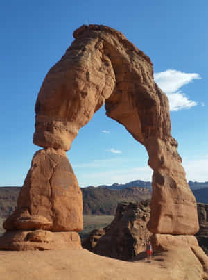 Protruding Delicate Arch Wallpaper