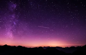 Purple Aesthetic Shooting Star Wallpaper