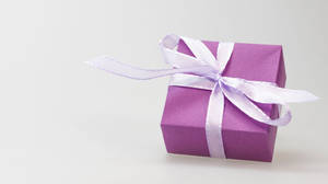 Purple Box Holiday Gift Wallpaper