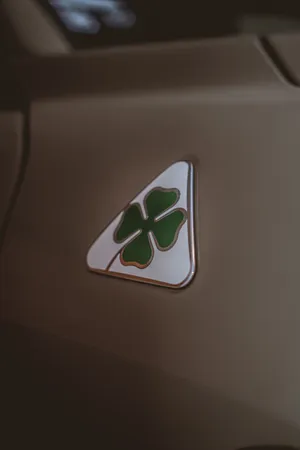 Quadrifoglio Logo Alfa Romeo Wallpaper