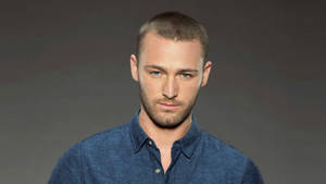 Quantico Actor Jake Mclaughlin Wallpaper