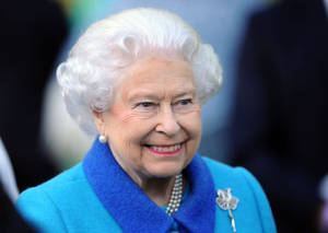 Queen Elizabeth Candid Smile Wallpaper