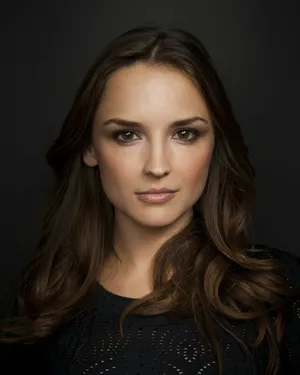 Rachael Leigh Cook Curly Hair Wallpaper