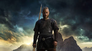 Ragnar Lothbrok 4k Vikings Holding Spear Wallpaper