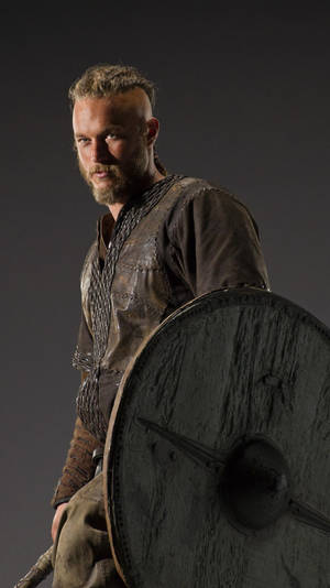 Ragnar Lothbrok 4k Wooden Shield Wallpaper