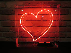 Red Aesthetic Neon Heart Lamp Wallpaper
