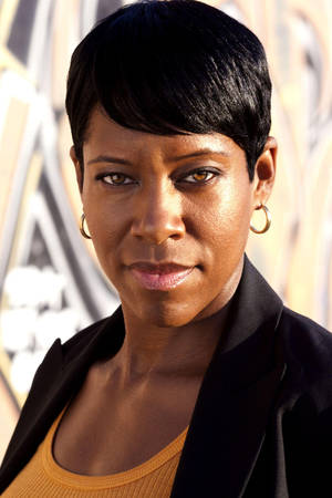 Regina King Pixie Cut Wallpaper