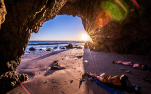 Relaxing Hideaway At Malibu Beach Wallpaper