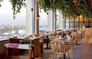 Restaurant In Treehouse Hotel London United Kingdom Wallpaper