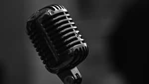 Retro Microphone In Black And White Wallpaper