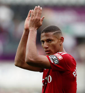 Richarlison De Andrade Clapping Overhead Wallpaper