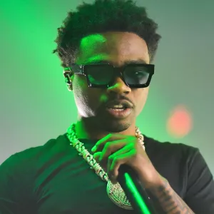 Roddy Ricch Performs Live On Stage Wallpaper