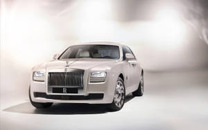 Rolls Royce White Side View Wallpaper