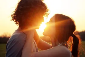 Romantic Couples In The Sun Wallpaper