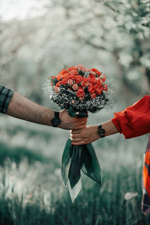 Romantic Red And Orange Roses Flower Bouquet Wallpaper