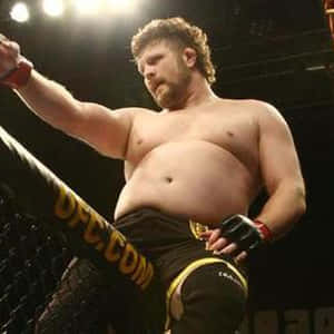 Roy Nelson Triumphantly Celebrating His Mma Victory. Wallpaper