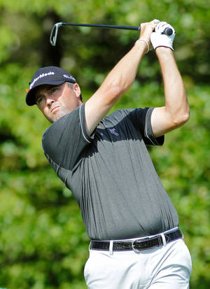 Ryan Palmer Black Shirt Cap Swinging Wallpaper