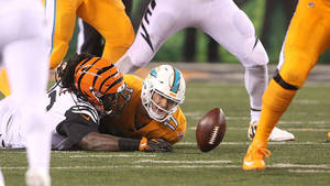 Ryan Tannehill Miami Dolphins Nfl In Game Scene Wallpaper