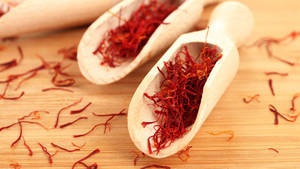 Saffron In Wooden Scoops Wallpaper