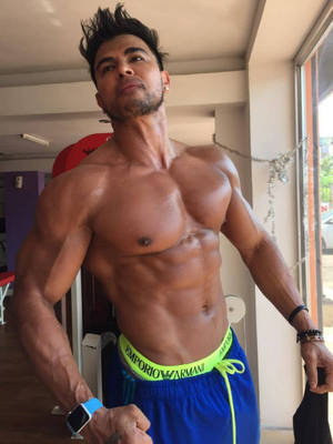 Sahil Khan Bodybuilder Masculine Physique Wallpaper