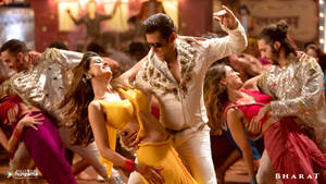 Salman Khan Dancing With Bharat Film Fans Wallpaper