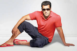 Salman Khan Hd Polo Shirt And Slippers Wallpaper