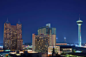 San Antonio And Three Buildings Wallpaper