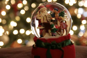 Santa Claus Snow Globe Wallpaper