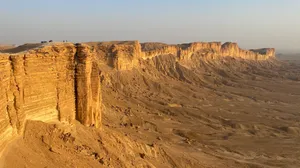 Saudi Arabia's Jebel Fihrayn Cliffs Wallpaper