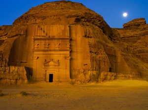 Saudi Arabia's Mada'in Saleh Wallpaper