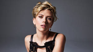 Scarlett Johansson Blonde Pixie Hair Wallpaper