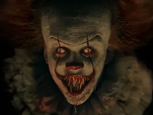 https://mrwallpaper.com/images/thumbnail/scary-close-up-face-of-pennywise-g9uo4ddka4awbv06.webp