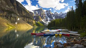 Scenic Moraine Lake Wallpaper